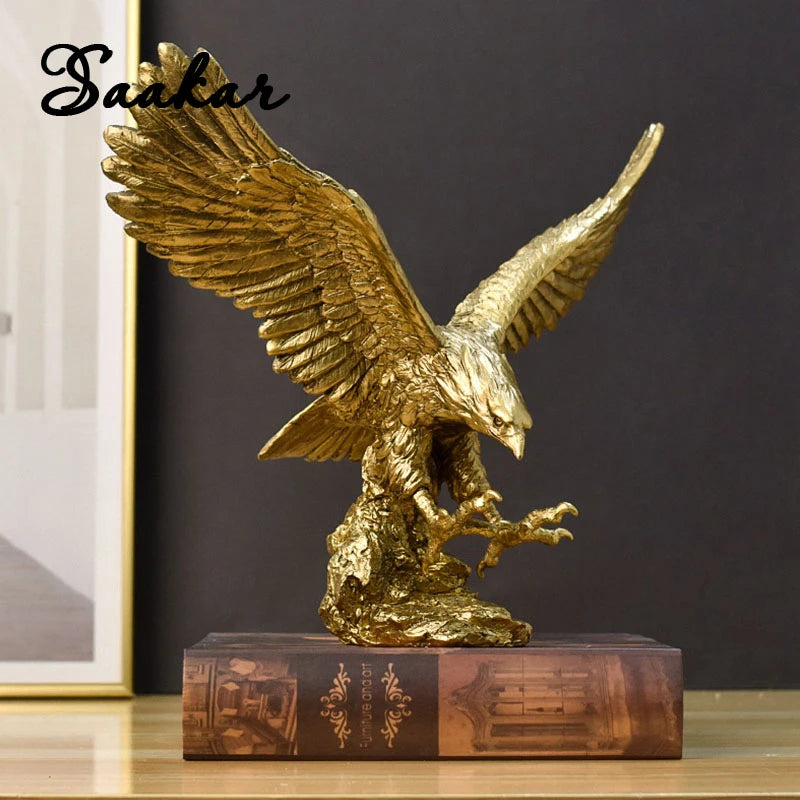 Escultura Águia Dourada "Saakar" - Feito Em Casa™