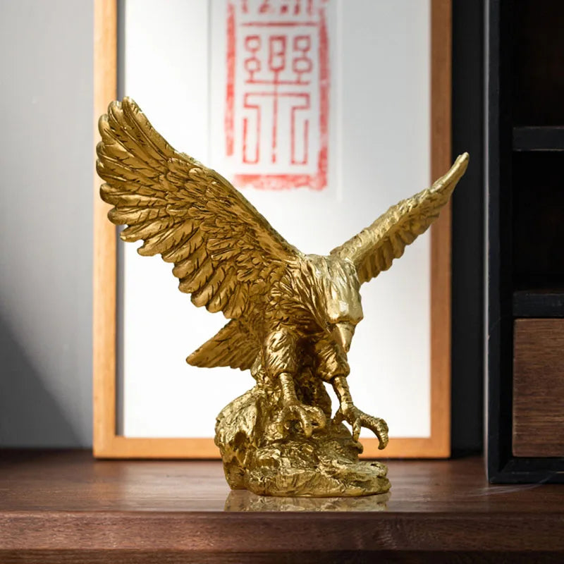 Escultura Águia Dourada "Saakar" - Feito Em Casa™